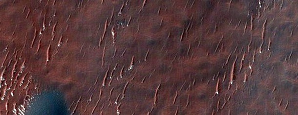 NASA опубликовало больше тысячи новых фото Марса